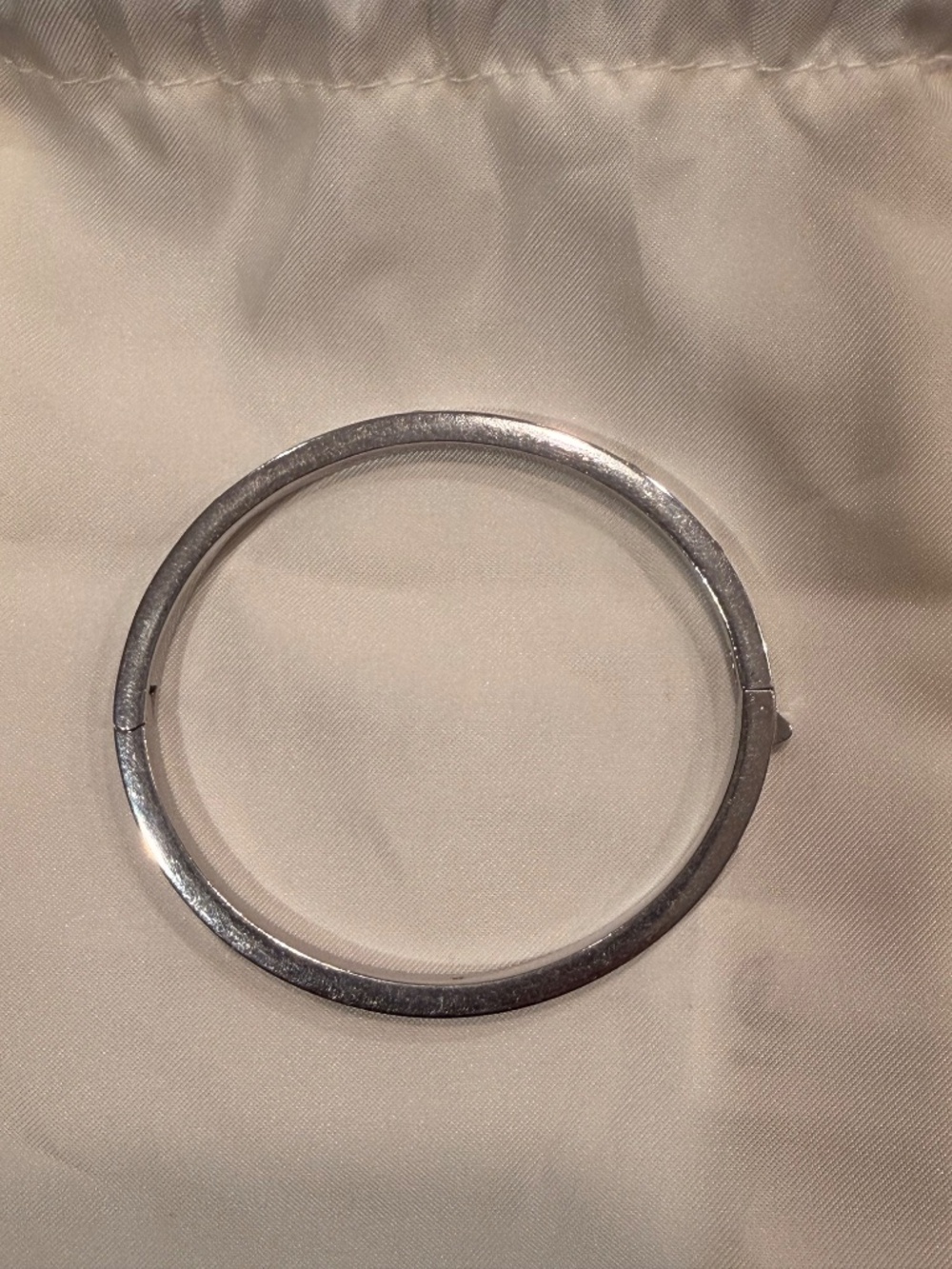 Kate Spade bangle bracelet - Picture 2 of 4